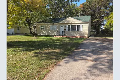 205 Caddy Avenue, Carpentersville, IL 60110 - Photo 1