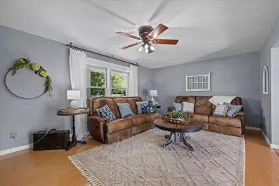 9N424 Tamara Drive, Elgin, IL 60124 - Photo 6