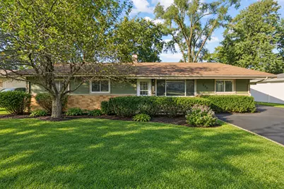 530 Maywood Lane, Hoffman Estates, IL 60169 - Photo 2