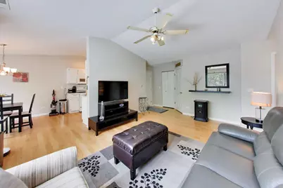 1107 Canterbury Court #D, Elgin, IL 60120 - Photo 4