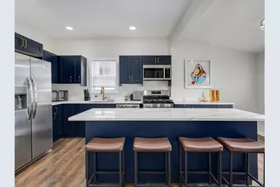 4642 W Warwick Avenue, Chicago, IL 60641 - Photo 8