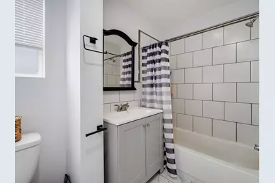 4642 W Warwick Avenue, Chicago, IL 60641 - Photo 14