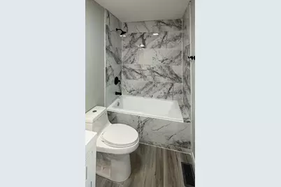 325 E E Lake Shore Drive, Round Lake Park, IL 60073 - Photo 14