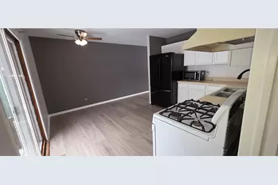 1114 N Oak Terrace, Round Lake Beach, IL 60073 - Photo 6