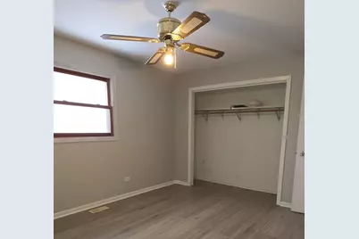 1114 N Oak Terrace, Round Lake Beach, IL 60073 - Photo 8