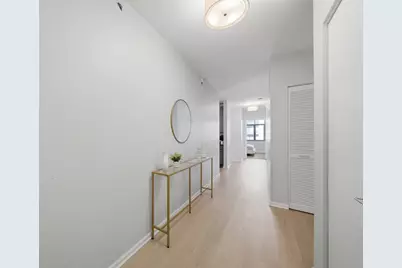 630 N State Street #1208, Chicago, IL 60654 - Photo 2
