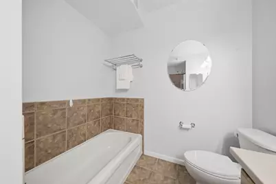 630 N State Street #1208, Chicago, IL 60654 - Photo 16