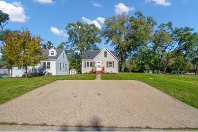 412 Fairfield Drive, Island Lake, IL 60042 - Photo 2