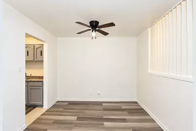 1170 Valley Lane #304, Hoffman Estates, IL 60169 - Photo 6