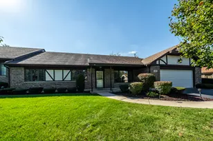 11556 Autobahn Dr W, Palos Park, IL 60464 - Photo 1
