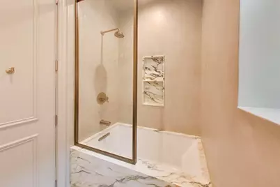 45 E Division Street, Chicago, IL 60610 - Photo 26