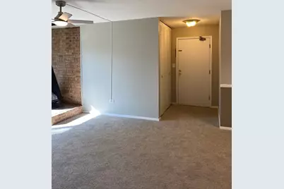 6169 Knoll Wood Road #203, Willowbrook, IL 60527 - Photo 2