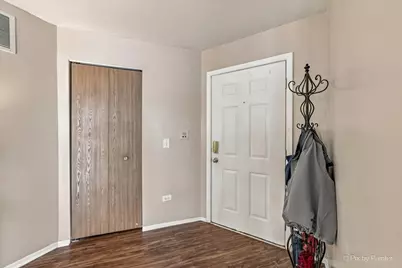 75 Larch Court #B, Schaumburg, IL 60193 - Photo 2