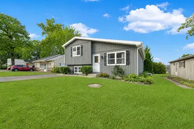 33790 N 2nd Street, Grayslake, IL 60030 - Photo 2