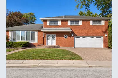 7057 N Kilpatrick Avenue, Lincolnwood, IL 60712 - Photo 1