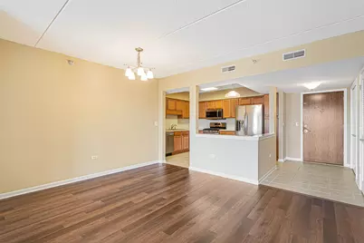 225 Main Street #213, Roselle, IL 60172 - Photo 6