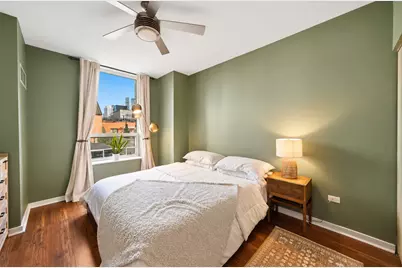 330 W Grand Avenue #807, Chicago, IL 60654 - Photo 14