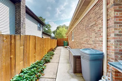 674 Sycamore Lane, Wheeling, IL 60090 - Photo 22