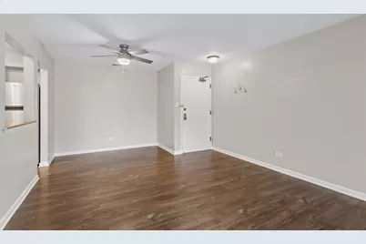 7510 Farmingdale Drive #210, Darien, IL 60561 - Photo 8