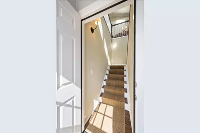 618 W Oakdale Avenue #5, Chicago, IL 60657 - Photo 2
