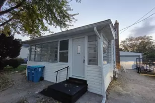 182 N Smith St, Aurora, IL 60505 - Photo 1