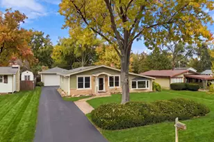 106 69th St, Darien, IL 60561 - Photo 1