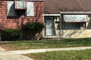 9713 S Oglesby Ave, Chicago, IL 60617 - Photo 1