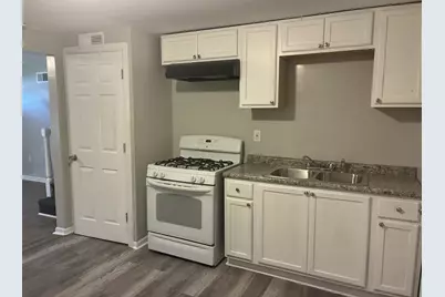9713 S Oglesby Avenue, Chicago, IL 60617 - Photo 2
