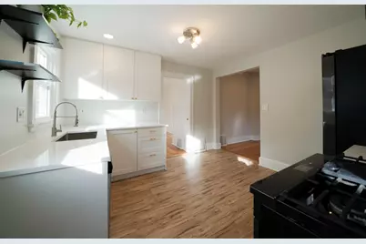 849 N 11th Street, Dekalb, IL 60115 - Photo 8