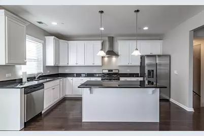 76 Lakeview Place, Lake Zurich, IL 60047 - Photo 2
