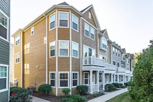 76 Lakeview Pl, Lake Zurich, IL 60047 - Photo 1