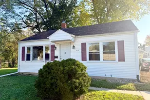 810 Green St, Ottawa, IL 61350 - Photo 1