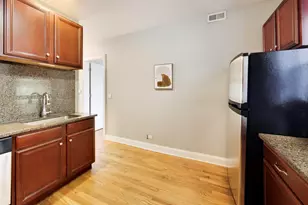 2450 N Lawndale Ave, Chicago, IL 60647 - Photo 10