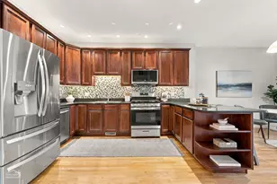 2440 N Linden Pl, Chicago, IL 60647 - Photo 12