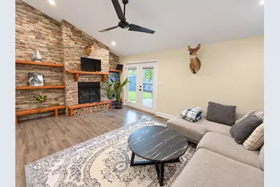 8433 Keystone Avenue, Skokie, IL 60076 - Photo 10