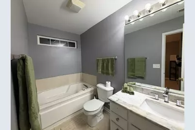 335 Thornwood Way #D, South Elgin, IL 60177 - Photo 8