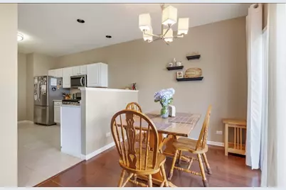 335 Thornwood Way #D, South Elgin, IL 60177 - Photo 4
