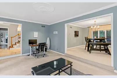 985 Chapel Court N, Glen Ellyn, IL 60137 - Photo 4