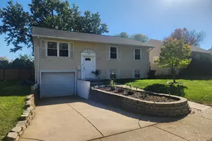 413 E Fullerton Ave, Glendale Heights, IL 60139 - Photo 1