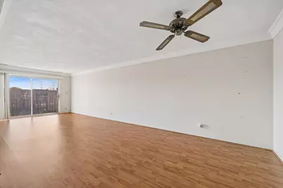 625 W Huntington Commons Road #405, Mount Prospect, IL 60056 - Photo 6