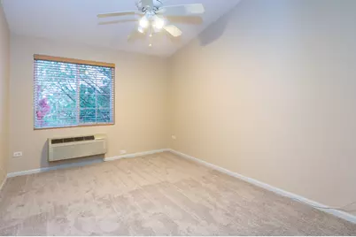 427 Silverstone Drive #427, Carpentersville, IL 60110 - Photo 10