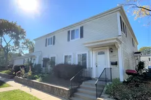 1397 Quaker Ln, Prospect Heights, IL 60070 - Photo 1