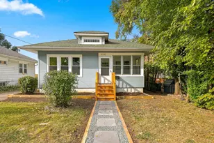 616 Raymond St, Elgin, IL 60120 - Photo 1