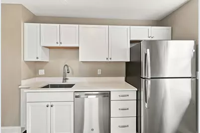 616 Raymond Street, Elgin, IL 60120 - Photo 20