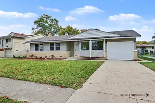 27 Evergreen St, Elk Grove Village, IL 60007 - Photo 1