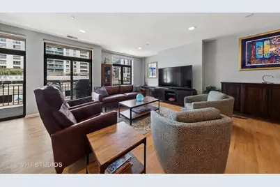33 W Huron Street #607, Chicago, IL 60654 - Photo 6