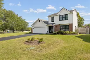 556 Foxford Rd, Bartlett, IL 60103 - Photo 1
