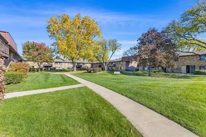 2616 N Windsor Drive #103, Arlington Heights, IL 60004 - Photo 2