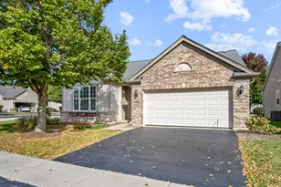 2836 Cascade Falls Cir, Elgin, IL 60124 - Photo 1