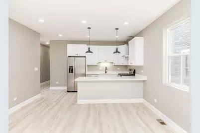1127 N Parkside Avenue, Chicago, IL 60651 - Photo 2